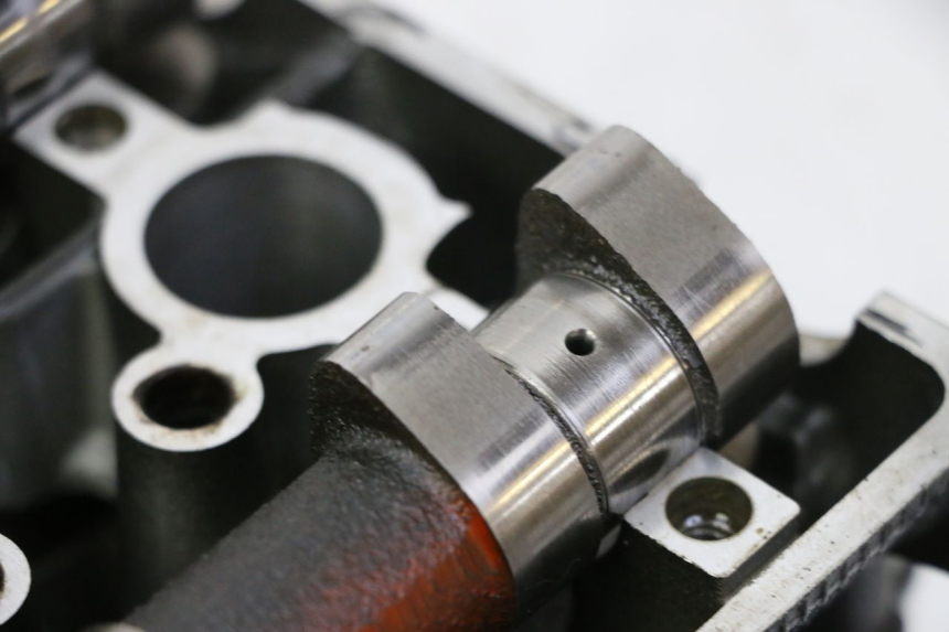 photo de CULATA YAMAHA XJ6 600 (2008 - 2016) - Primer plano de alta resolución