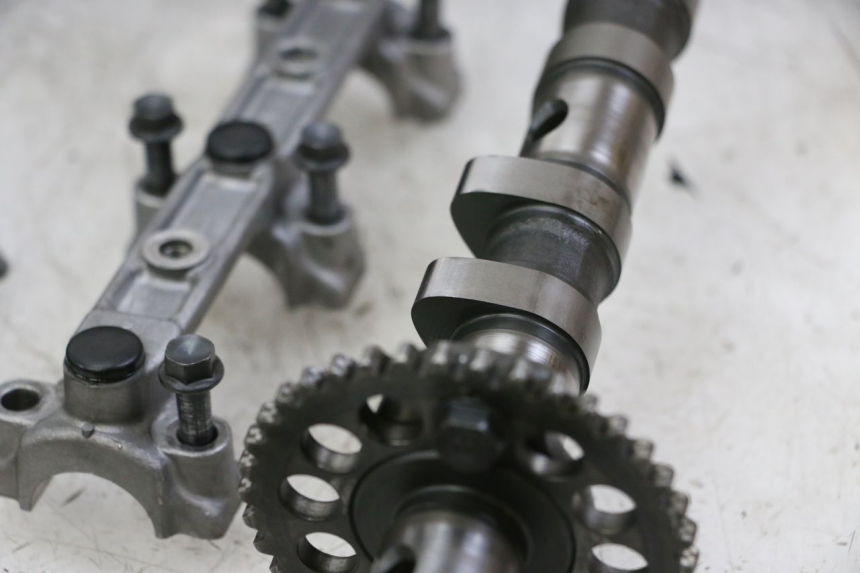 photo de CULATA YAMAHA FZS FAZER 600 (2001 - 2003) - Perfil de la pieza de repuesto