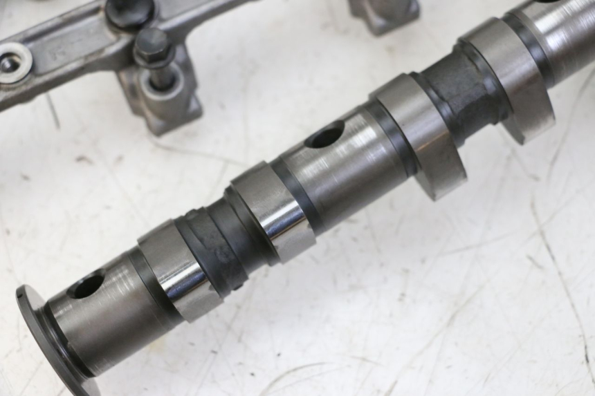 photo de CULATA YAMAHA FZS FAZER 600 (2001 - 2003) - Primer plano técnico