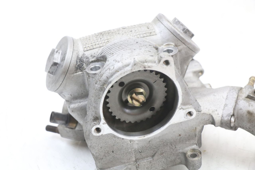 photo de CULATA YAMAHA YP MAJESTY 125 (2002 - 2006) - Primer plano técnico