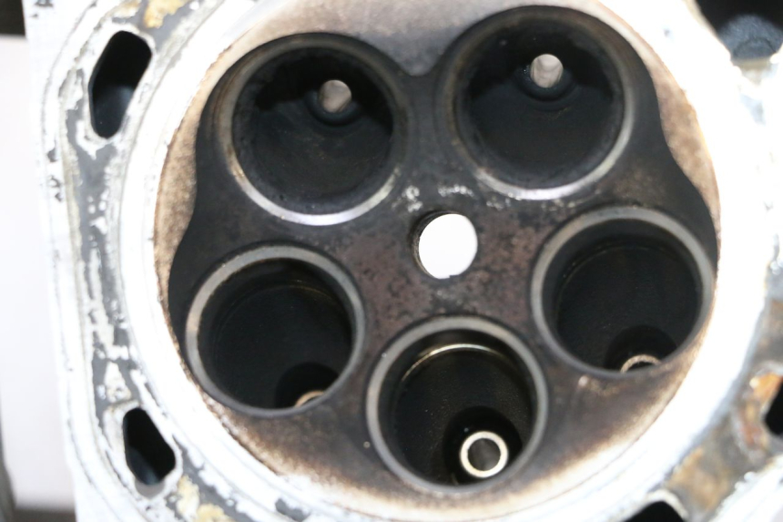 photo de CULATA YAMAHA YZF R GENESIS 750 (1993 - 1998) - Zoom estado de uso