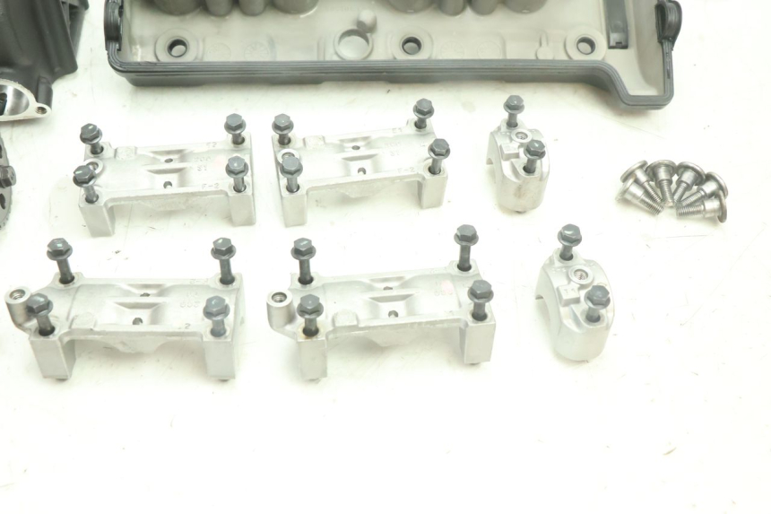 photo de CULATA YAMAHA YZF R6 600 (2008 - 2009) - Inspección visual detallada