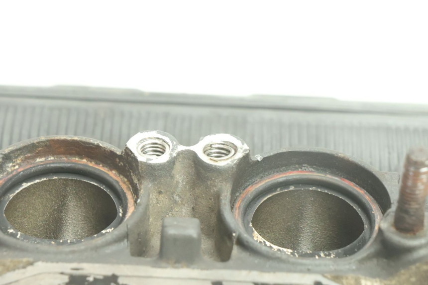 photo de CULATA YAMAHA YZF R6 600 (2008 - 2009) - Primer plano técnico