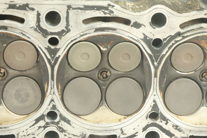 photo de CULATA YAMAHA YZF R6 600 (2008 - 2009) - Estado de la superficie y material