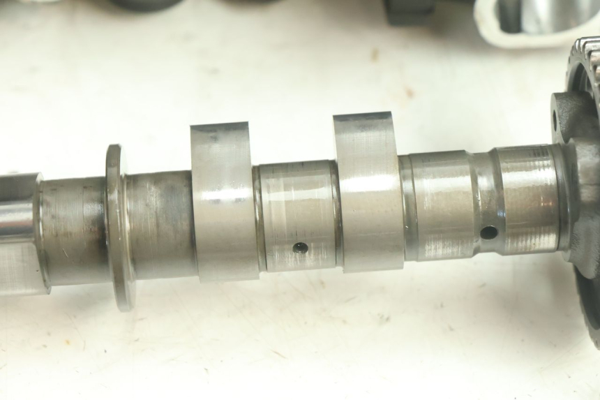 photo de CULATA YAMAHA YZF R6 600 (2008 - 2009) - Detalles de los puntos de fijación