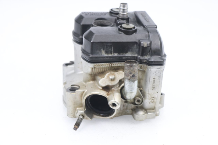 photo de CULATA YAMAHA YZF YZ-F 450 (2006 - 2009) - Estado de la superficie y material