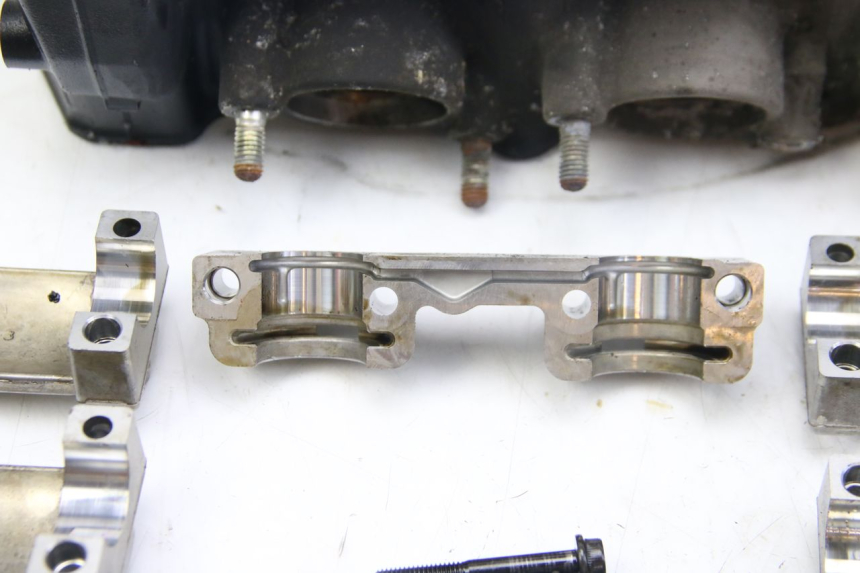 photo de CULATA KAWASAKI Z ABS 1000 (2014 - 2020) - Primer plano técnico