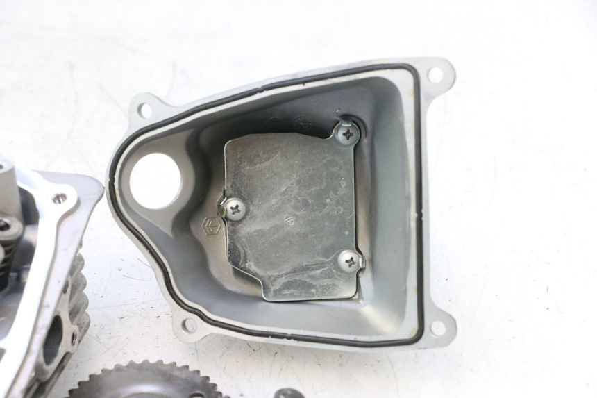 photo de CULATA PIAGGIO ZIP IGET 4T 50 (2021 - 2023) - Primer plano técnico