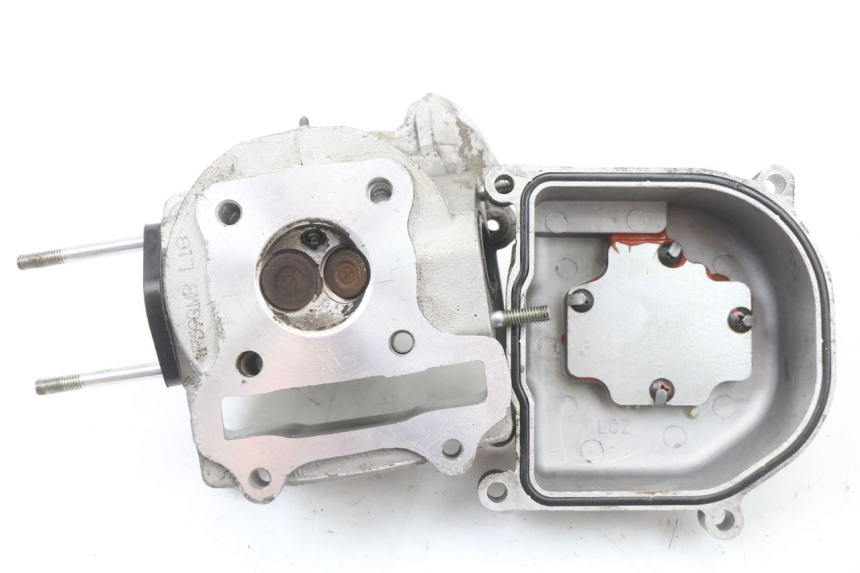 photo de CULATA UNIVERSAL BIKE ZN50QT-11B 50 (2018 - 2021) - Primer plano de alta resolución