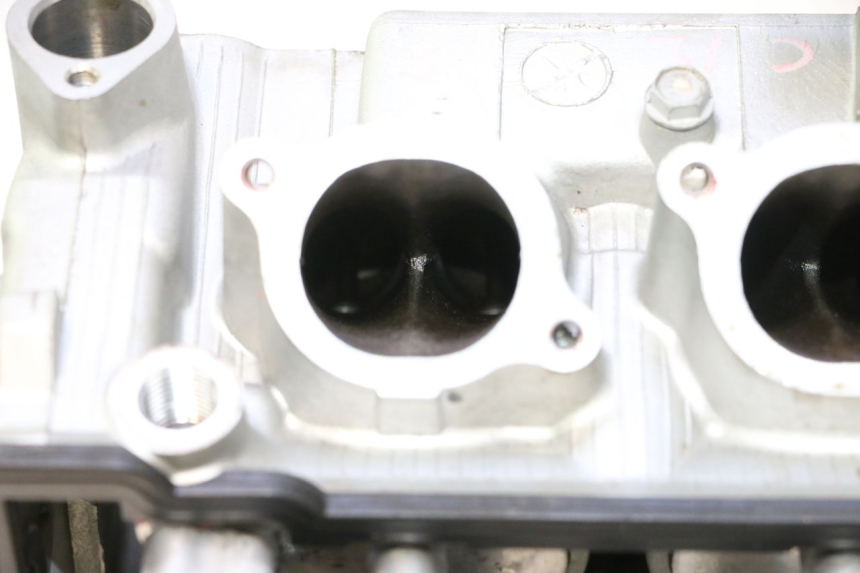photo de CULATA KAWASAKI ZX-6R ZX6R 600 (2000 - 2002) - Zoom sobre los componentes