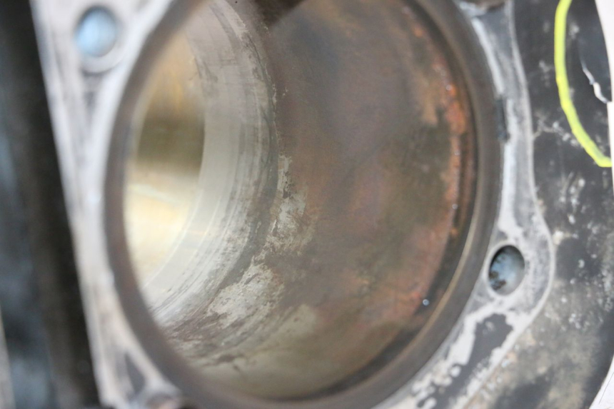 photo de CILINDRO SUZUKI DR S 600 (1985 - 1989) - Primer plano técnico