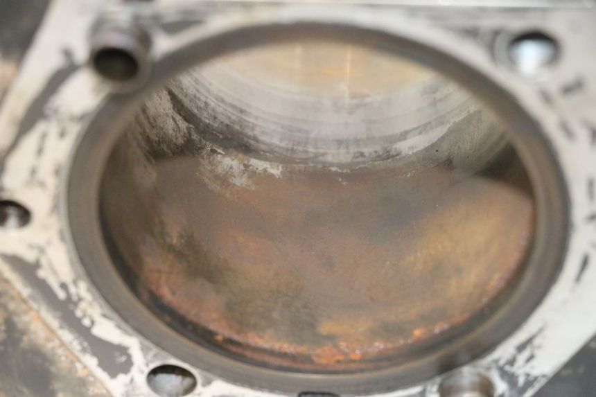 photo de CILINDRO SUZUKI DR S 600 (1985 - 1989) - Detalles de los puntos de fijación