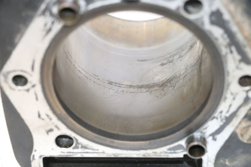 photo de CILINDRO SUZUKI DR S 600 (1985 - 1989) - Recambio usado revisado