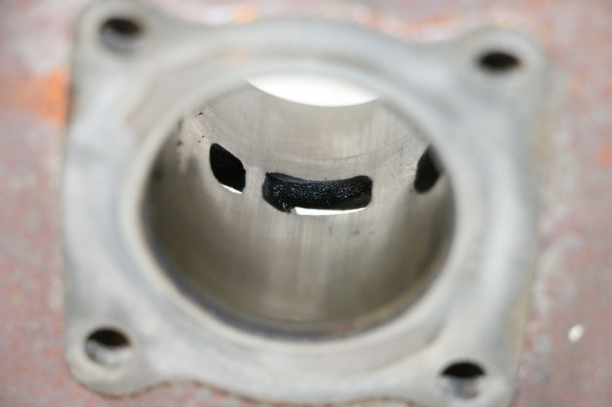 photo de CILINDRO PEUGEOT KISBEE 2T 50 (2010 - 2017) - Otra perspectiva