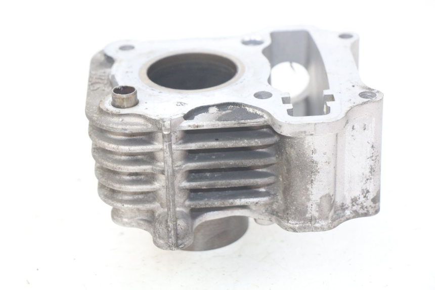 photo de CILINDRO SYM ORBIT III 3 4T 50 (2018 - 2021) - Estado de la superficie y material