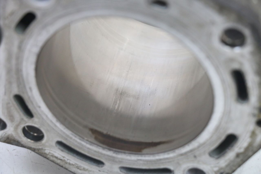 photo de CILINDRO PIAGGIO MP3 LT 400 (2007 - 2012) - Detalles de los puntos de fijación