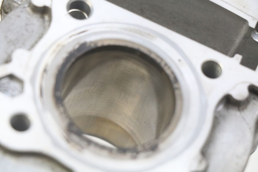 photo de CILINDRO PISTÓN KYMCO AGILITY 16+ 4T 50 (2018 - 2023) - Zoom estado de uso