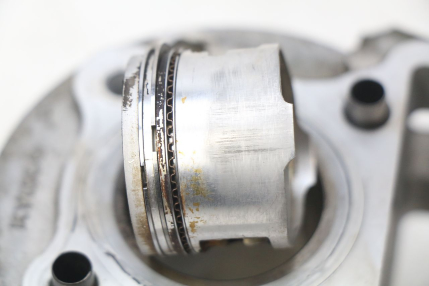 photo de CILINDRO PISTÓN KYMCO AGILITY 4T 50 (2005 - 2018) - Inspección visual detallada