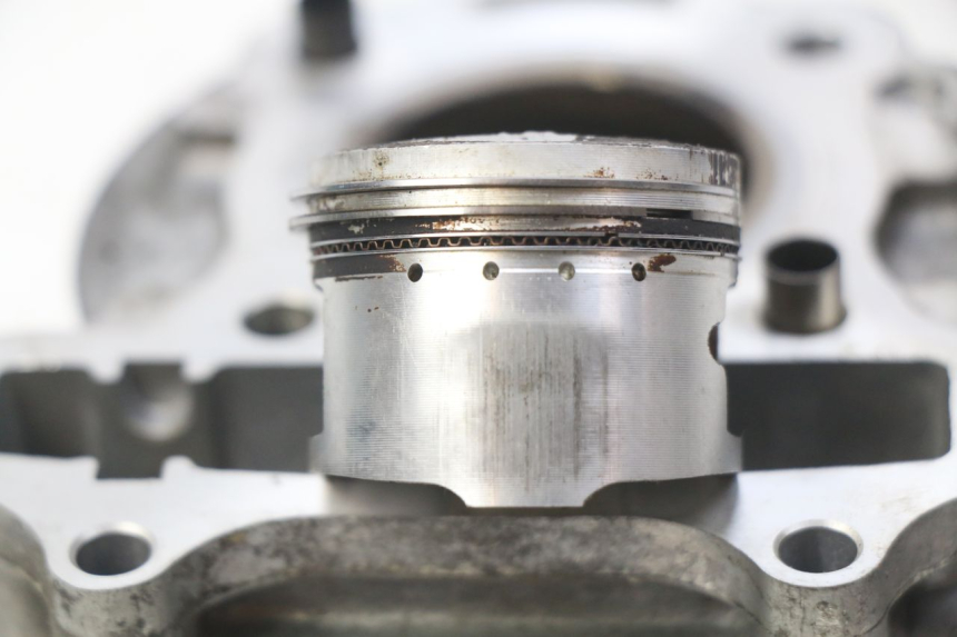 photo de CILINDRO PISTÓN KYMCO AGILITY 4T 50 (2005 - 2018) - Zoom sobre los componentes