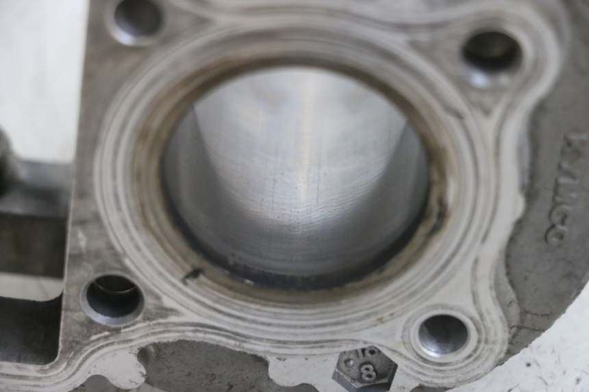 photo de CILINDRO PISTÓN KYMCO AGILITY 4T 50 (2018 - 2022) - Primer plano técnico