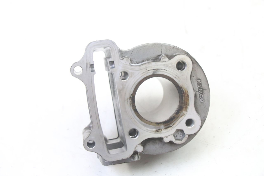 photo de CILINDRO PISTÓN KYMCO AGILITY 4T 50 (2018 - 2022) - Detalles de los puntos de fijación