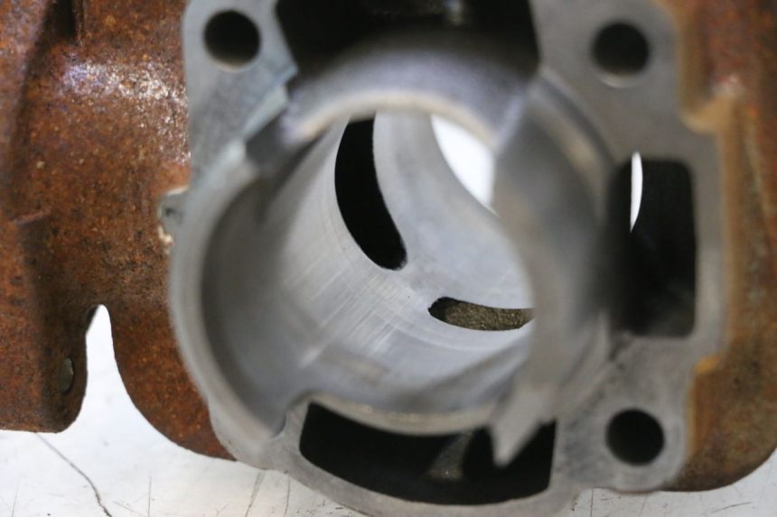 photo de CILINDRO PISTON KYMCO AGILITY FR 2T 50 (2012 - 2017) - Primer plano técnico
