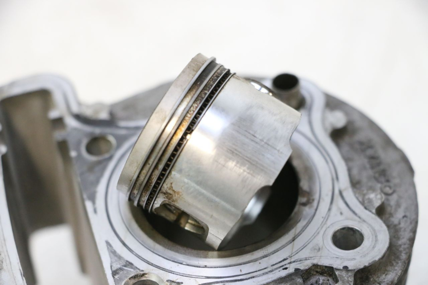 photo de CILINDRO PISTON KYMCO AGILITY PREMIUM 50 (2007 - 2010) - Ángulo de visión alternativo