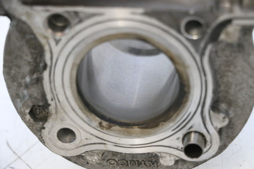 photo de CILINDRO PISTON KYMCO AGILITY PREMIUM 50 (2007 - 2010) - Detalles de los puntos de fijación