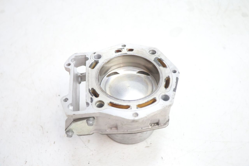 photo de CILINDRO Y PISTÓN TRASERO GILERA GP 800 (2007 - 2013) - Primer plano técnico