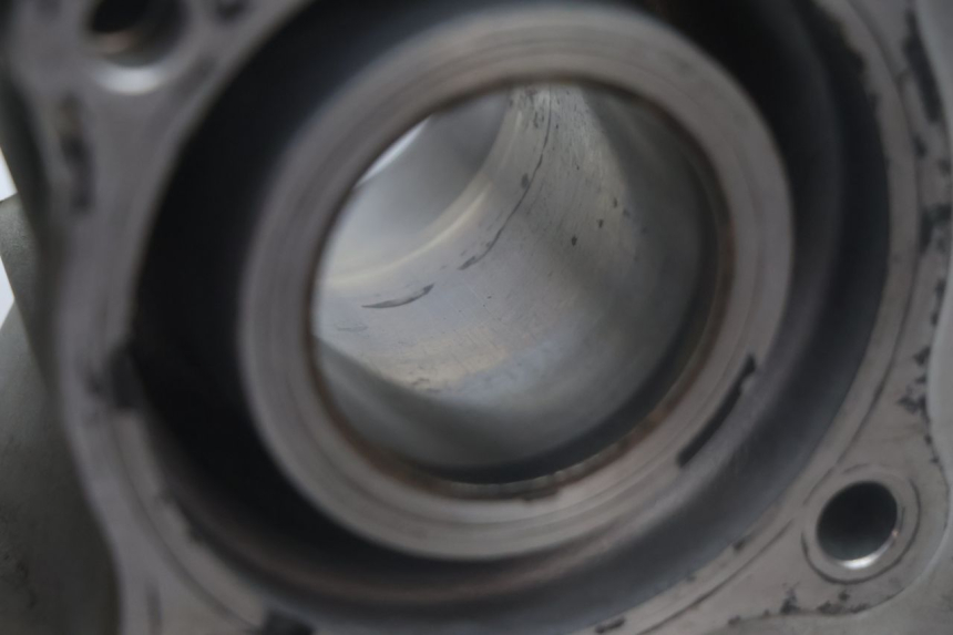 photo de CILINDRO Y PISTÓN TRASERO HONDA XLV VARADERO 125 (2007 - 2012) - Recambio usado revisado