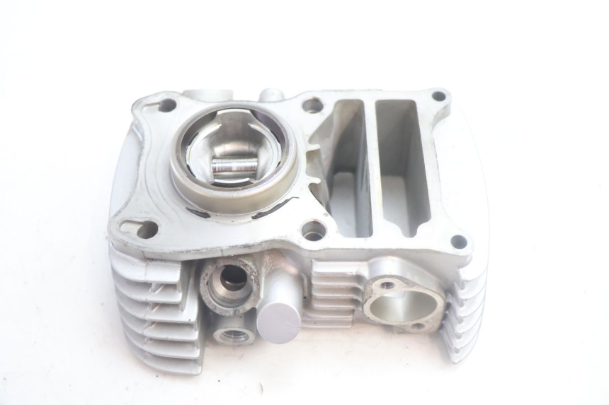 photo de CILINDRO Y PISTÓN DELANTERO HONDA XLV VARADERO 125 (2007 - 2012) - Vista general del producto