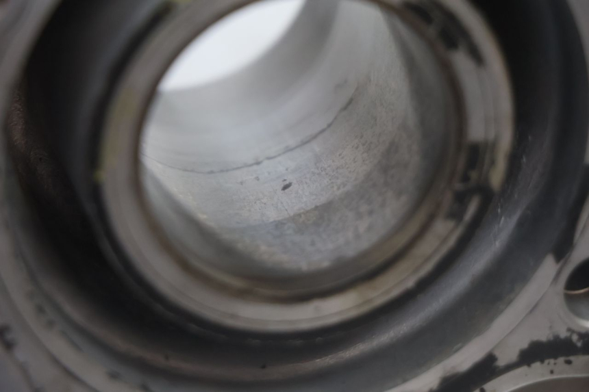 photo de CILINDRO Y PISTÓN DELANTERO HONDA XLV VARADERO 125 (2007 - 2012) - Marcados y referencias originales
