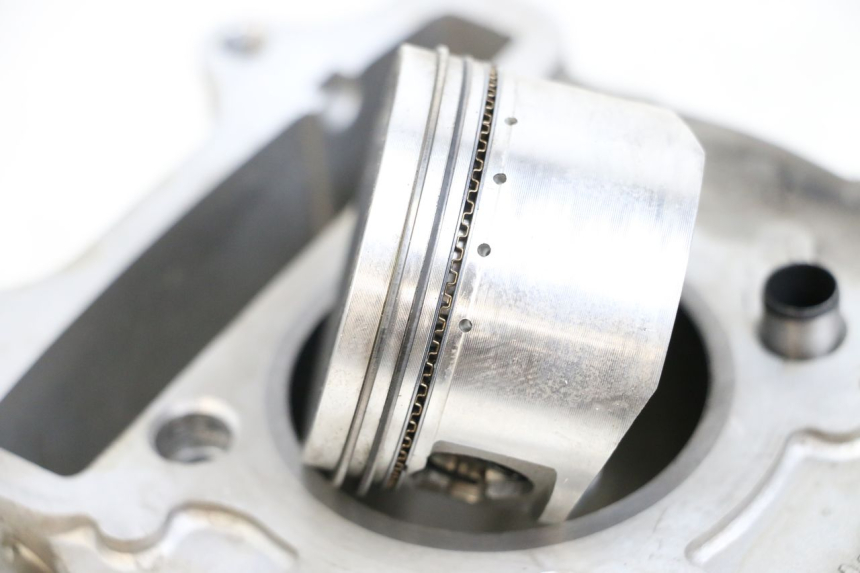 photo de CILINDRO PISTÓN JONWAY AZTRAL 125 (2008 - 2017) - Zoom sobre los componentes