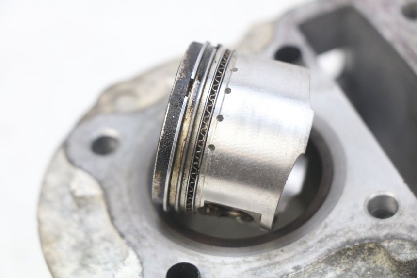 photo de CILINDRO PISTÓN BAOTIAN BT 50 QT-12 50 (2007 - 2009) - Características distintivas