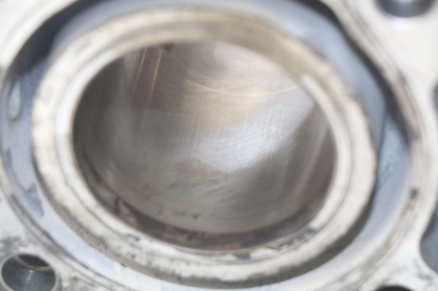 photo de CILINDRO PISTÓN SUZUKI BURGMAN 125 (2007 - 2014) - Detalles de los puntos de fijación