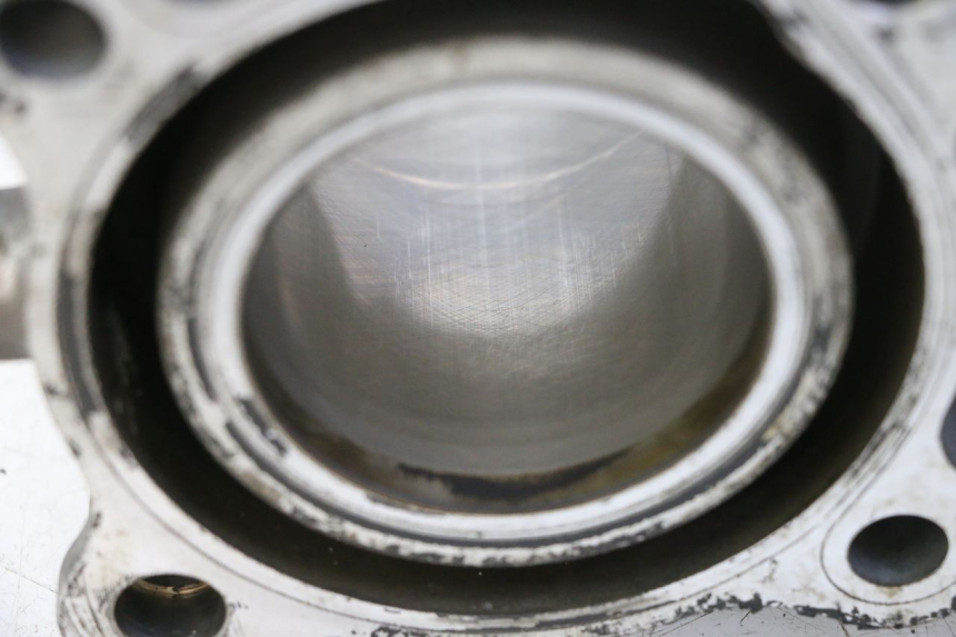 photo de CILINDRO PISTÓN SUZUKI BURGMAN 125 (2007 - 2014) - Primer plano técnico