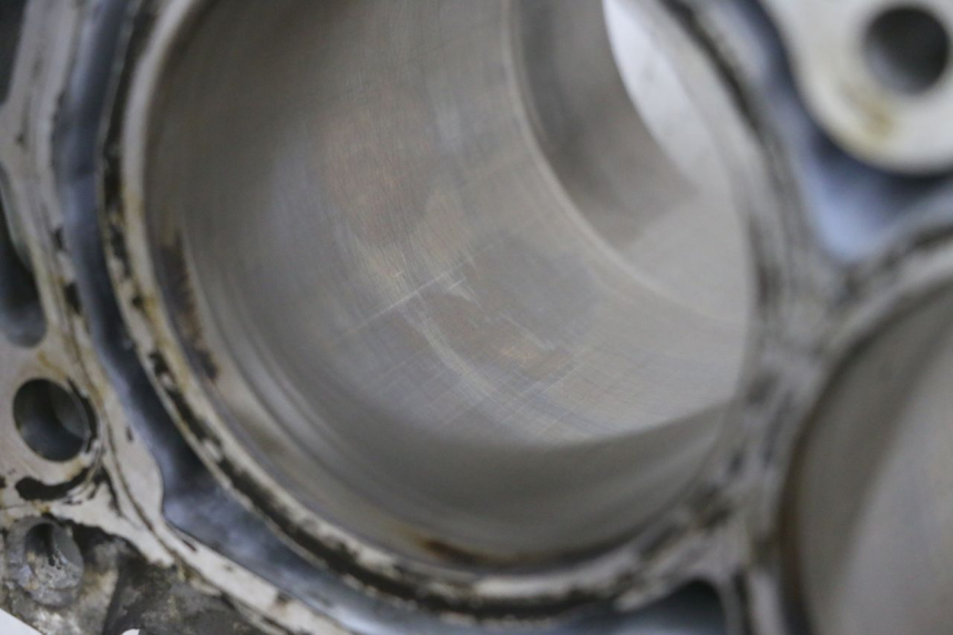 photo de CILINDRO PISTON SUZUKI BURGMAN 650 (2013 - 2020) - Enfoque en la estructura