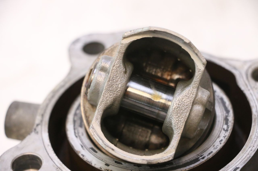 photo de CILINDRO PISTÓN SUZUKI BURGMAN 125 (2007 - 2014) - Primer plano de alta resolución