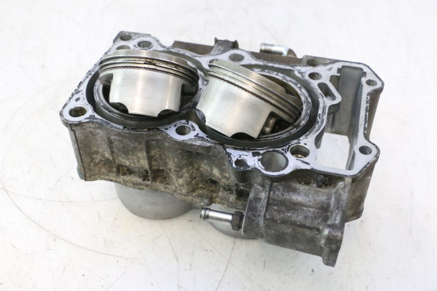 photo de CILINDRO PISTON SUZUKI BURGMAN EXECUTIVE ABS 650 (2006 - 2012) - Inspección visual detallada