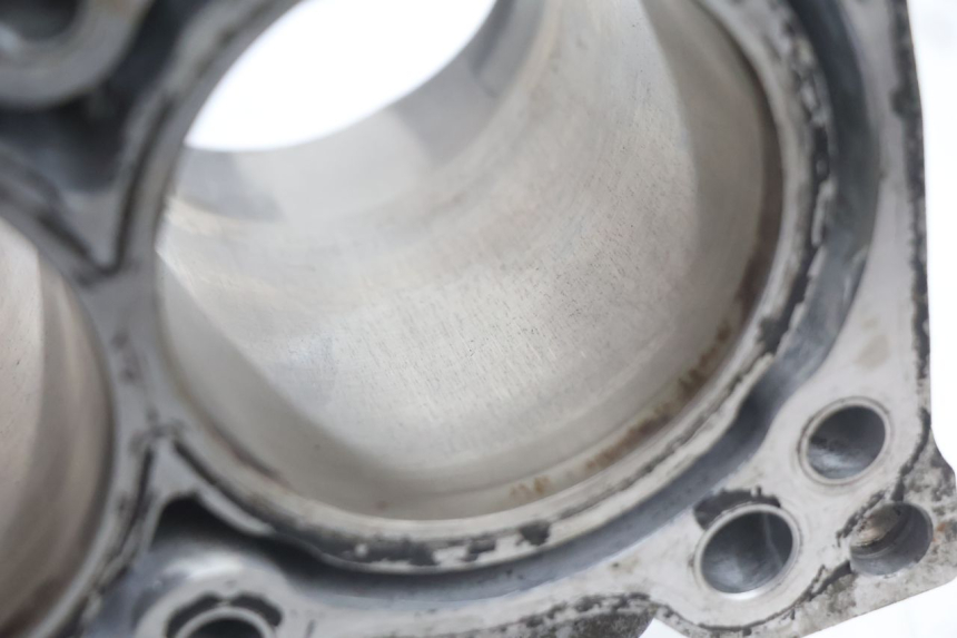 photo de CILINDRO PISTON SUZUKI BURGMAN EXECUTIVE ABS 650 (2006 - 2012) - Inspección visual detallada
