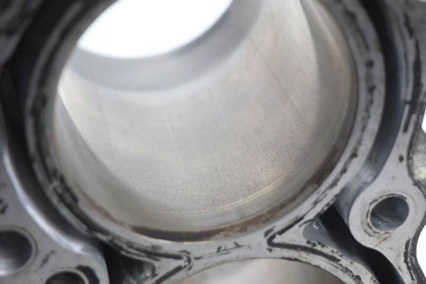 photo de CILINDRO PISTON SUZUKI BURGMAN EXECUTIVE ABS 650 (2006 - 2012) - Vista principal