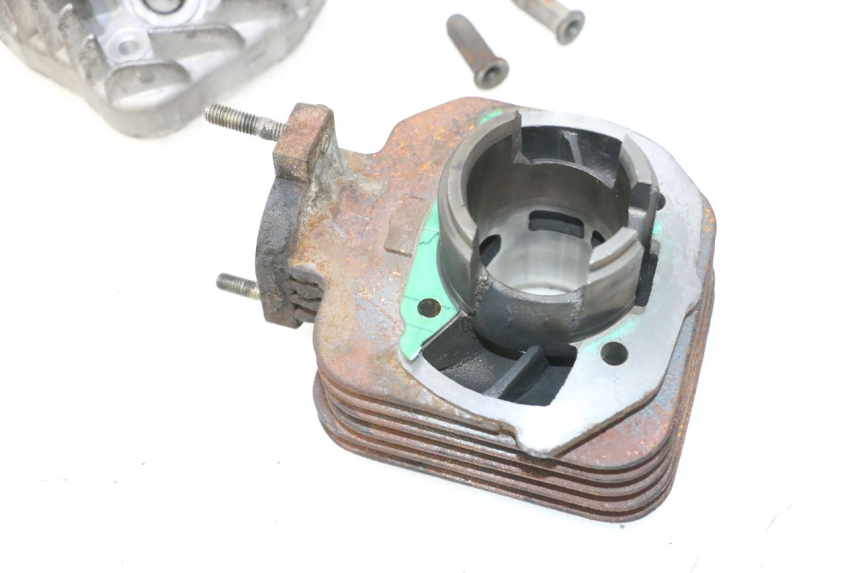photo de CILINDRO PISTON PEUGEOT CITYSTAR 2T 50 (2018 - 2021) - Primer plano de alta resolución