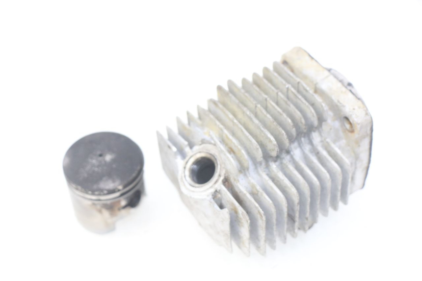 photo de CILINDRO PISTÓN POCKET BIKE COURSE 50 - Primer plano técnico