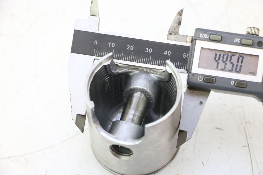 photo de CILINDRO PISTON HM HONDA CRM DERAPAGE RR 50 (2006 - 2017) - Primer plano técnico