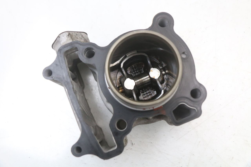 photo de CILINDRO PISTON KYMCO DINK STREET 125 (2009 - 2014) - Primer plano técnico