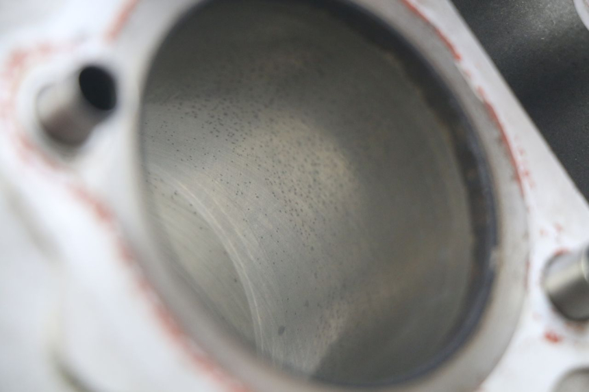 photo de CILINDRO PISTÓN XTRM FACTORY DIRTBIKE BSE 150 - Detalles de los puntos de fijación