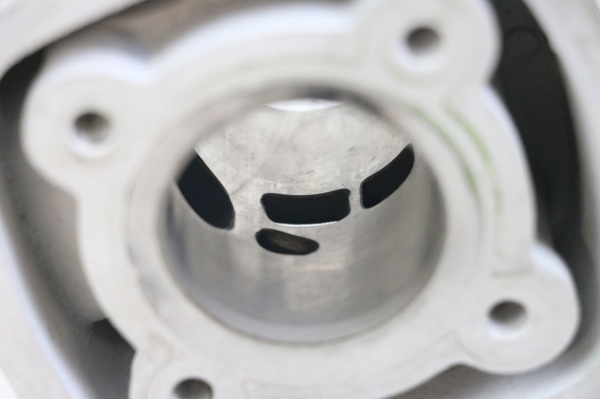 photo de CILINDRO PISTON GILERA DNA 50 (2000 - 2007) - Primer plano técnico