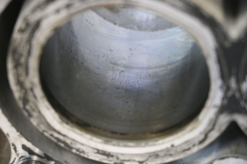 photo de CILINDRO PISTON HONDA FJS SILVER WING SILVERWING 400 (2005 - 2008) - Zoom sobre los componentes