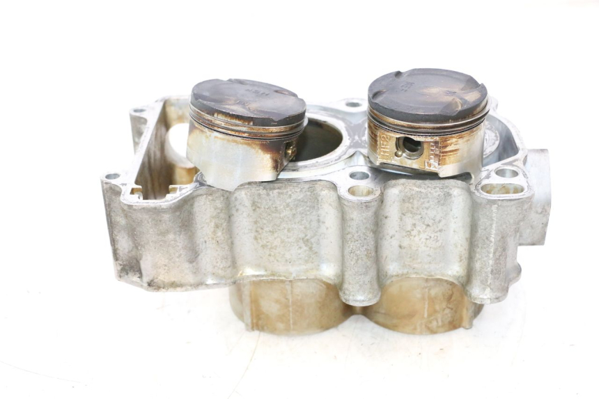 photo de CILINDRO PISTON HONDA FJS SILVER WING SILVERWING 400 (2005 - 2008) - Primer plano técnico