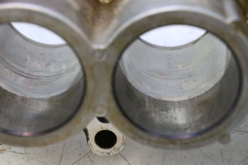 photo de CILINDRO PISTON HONDA FJS SILVER WING SILVERWING 400 (2005 - 2008) - Detalles de los puntos de fijación